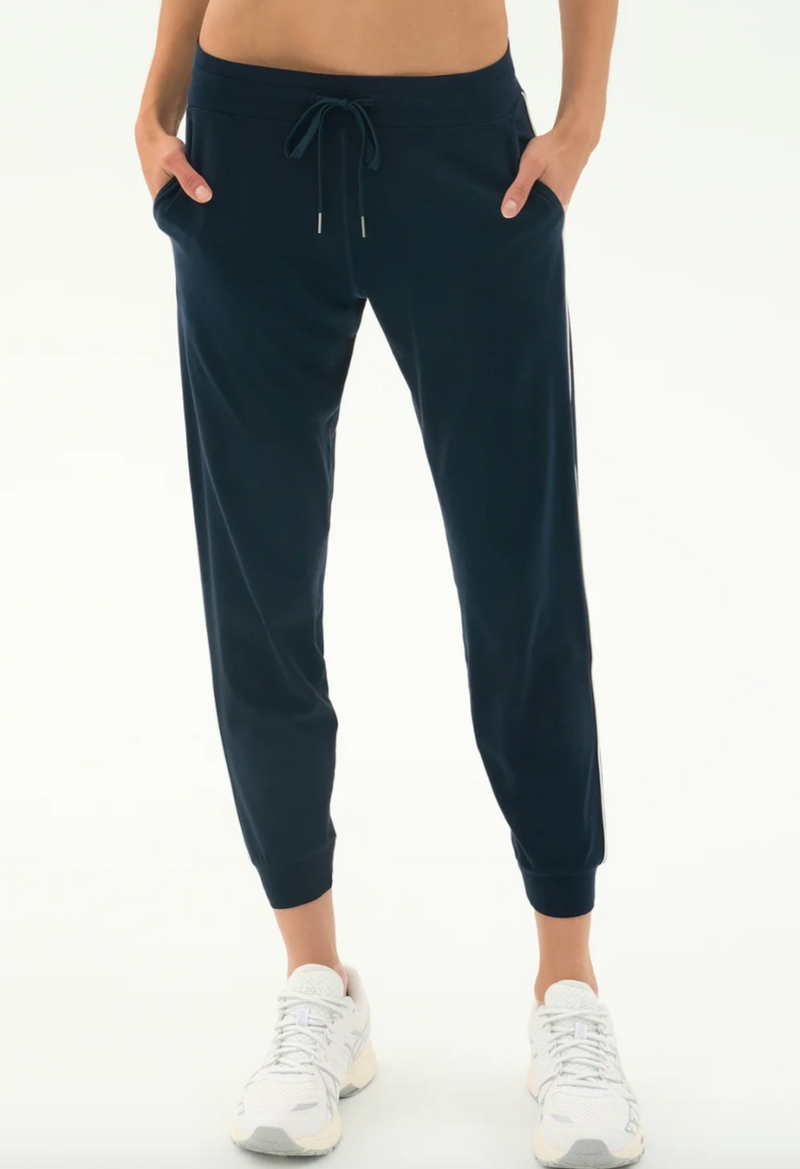 Airweight Jogger with Piping