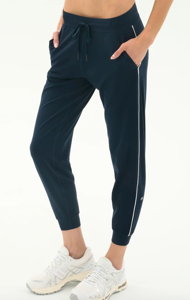 Airweight Jogger with Piping